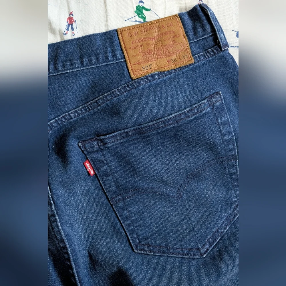 Men's Levi's 501 Medium Wash Blue Straight Leg Denim Jeans, Button Fly, 36x32